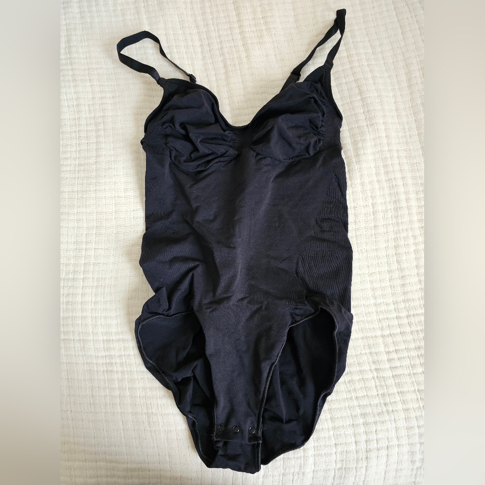 Skims seamless sculpting brief bodysuit